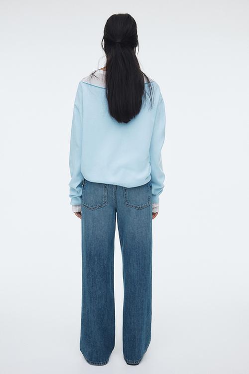 Off-the-shoulder jumper - light blue