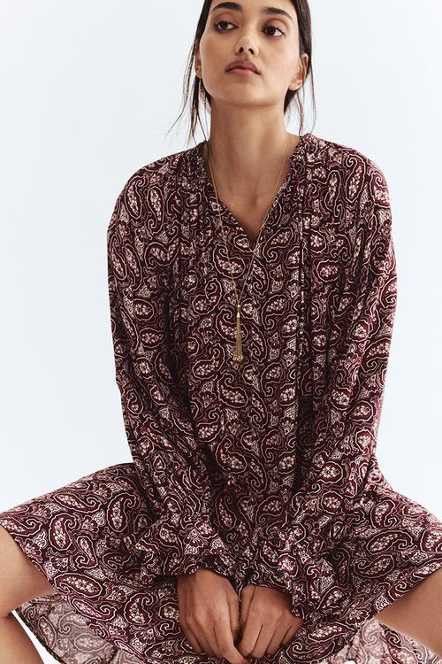 Frilled-sleeve dress - burgundy/paisley pattern