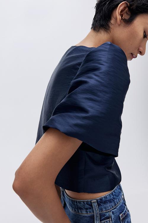 Puff-sleeved blouse - navy blue