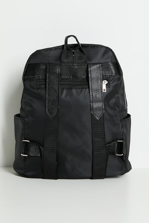 Multi-feature backpack - black