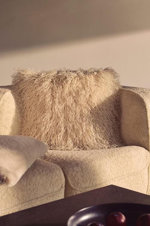 Fluffy cushion cover - beige