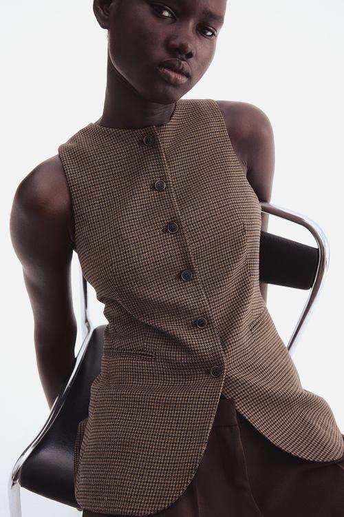 Long waistcoat - dark beige dogtooth pattern