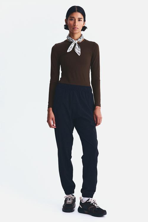 Sports top with drymove™ - warm brown 