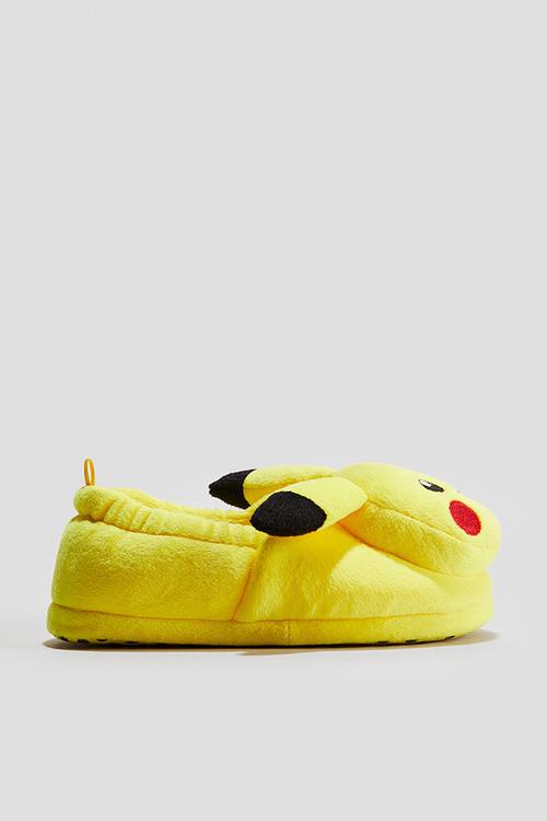 Soft slippers - yellow/pokémon 