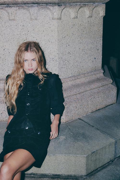 Rhinestone-button mini skirt - black