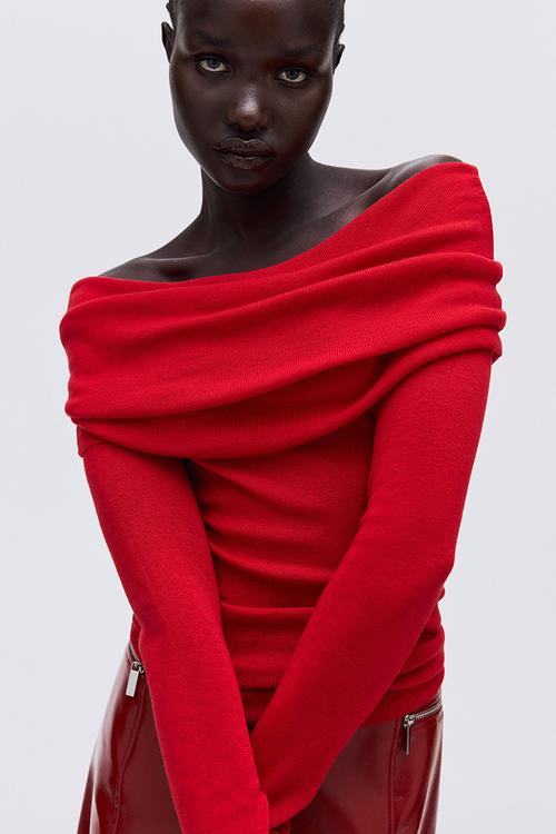 Off-the-shoulder jumper - bright ed