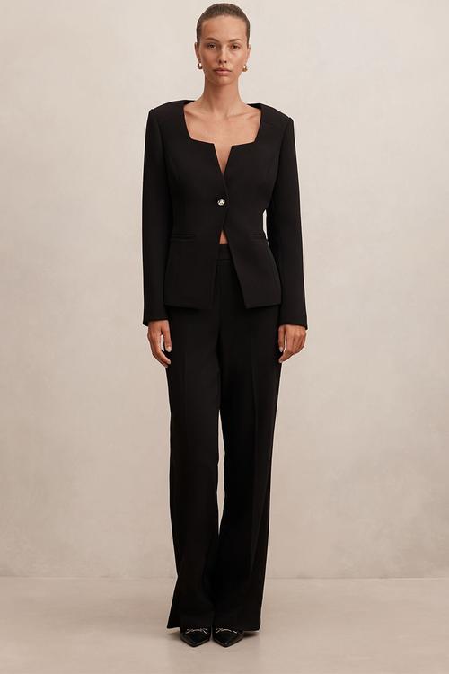 Sloane collarless blazer in black