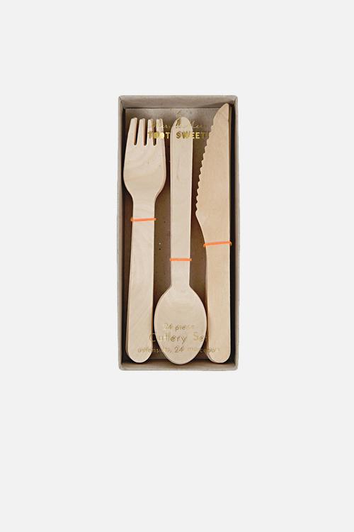 Natural wooden cutlery
