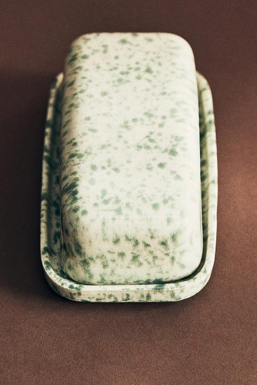 Stoneware butter dish - green