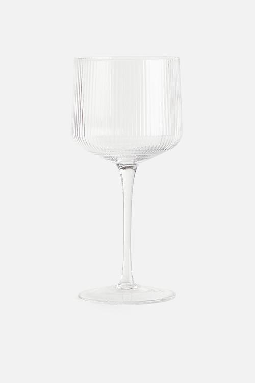 Fluted wine glass - transparent