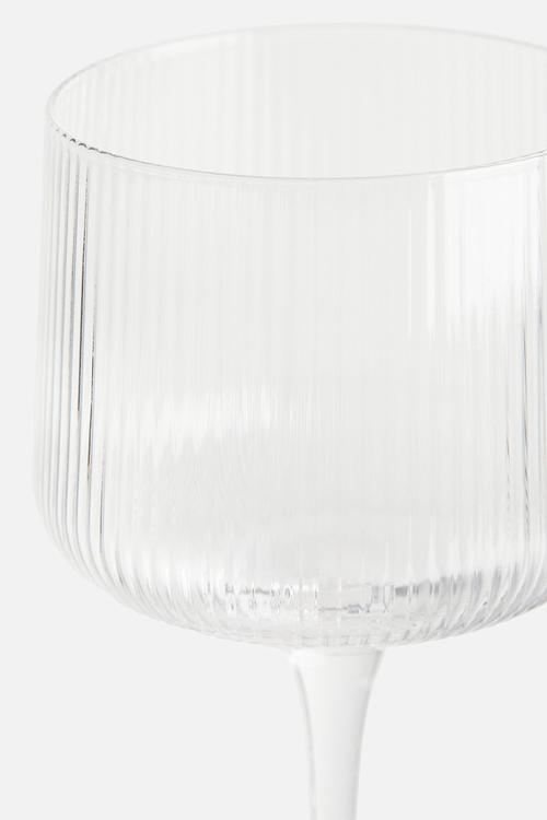 Fluted wine glass - transparent