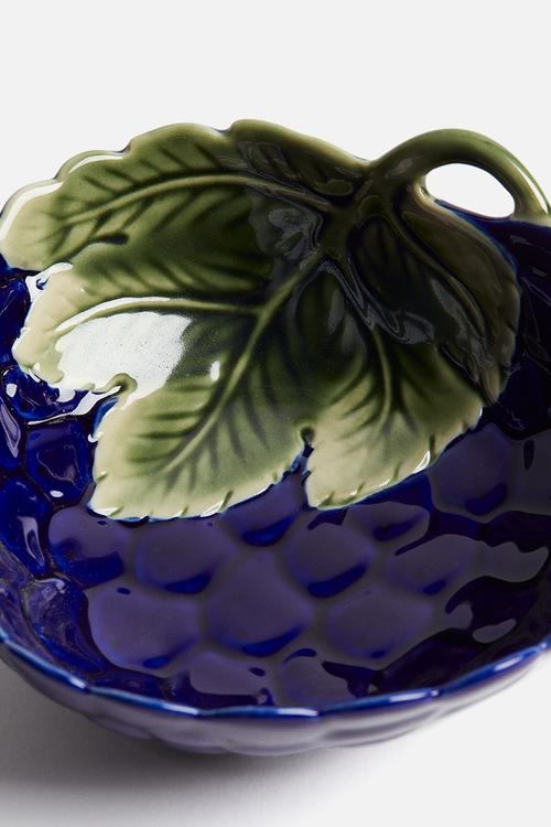 Small figurative stoneware serving bowl -  dark blue/grape