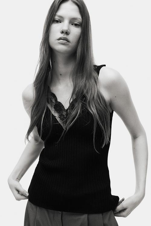 Lace-trimmed vest top - black