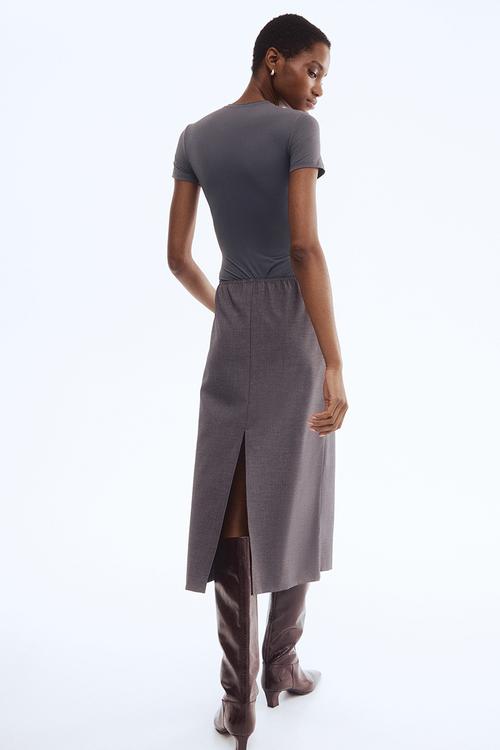 Short-sleeved microfibre body - dark grey