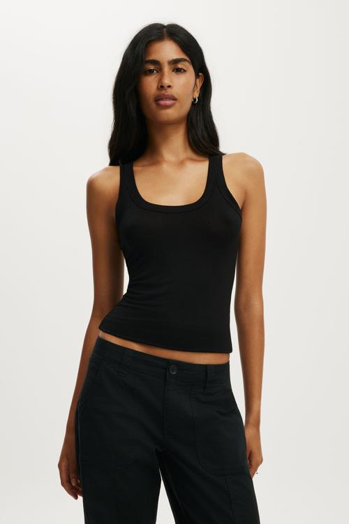 Sheer layer scoop tank - black