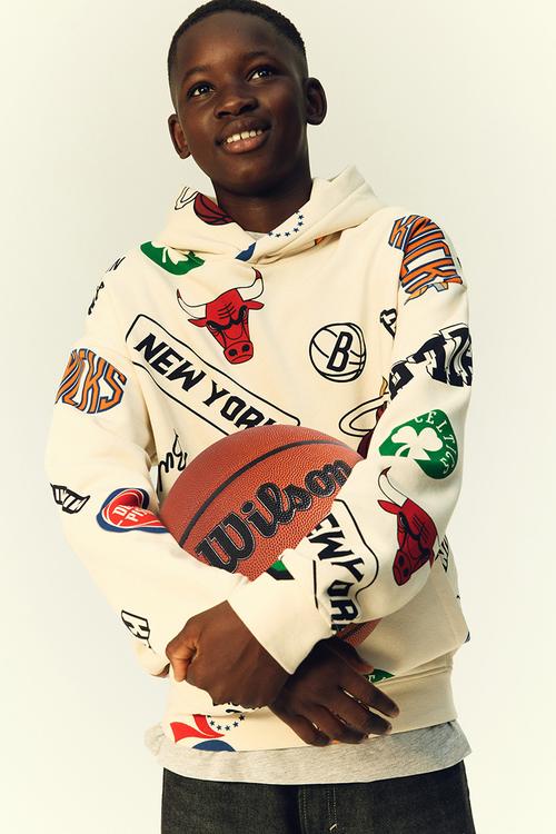 Printed hoodie - light beige/nba 