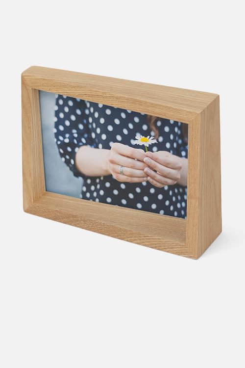 Edge photo display