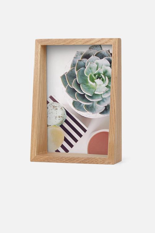 Edge photo display