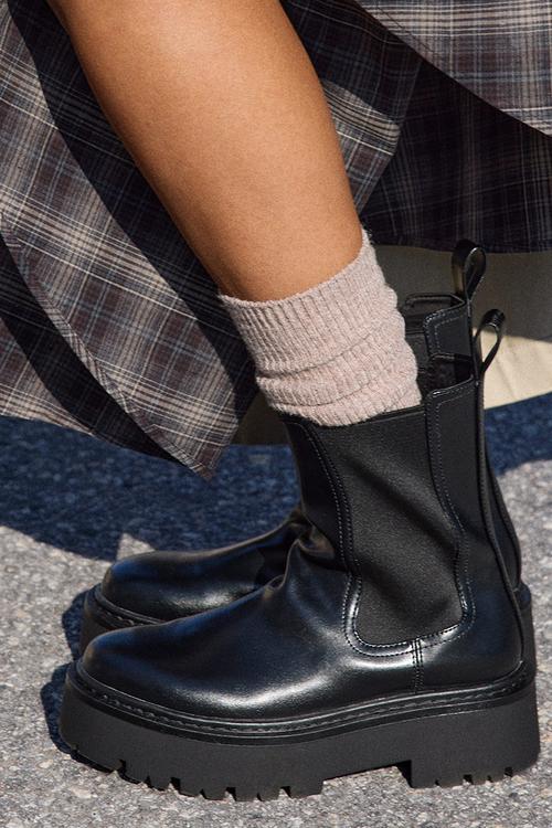 Chunky chelsea boots - black