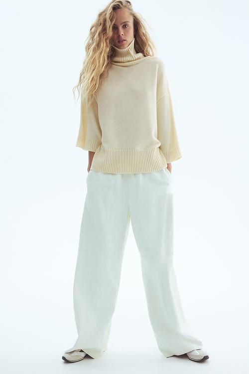 Fine-knit polo-neck jumper - cream