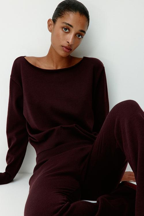 Off-the-shoulder jumper - burgundy