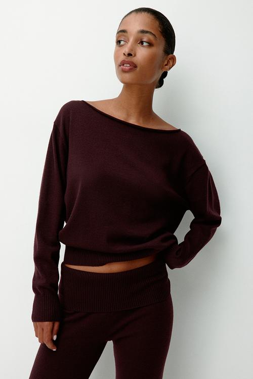 Off-the-shoulder jumper - burgundy