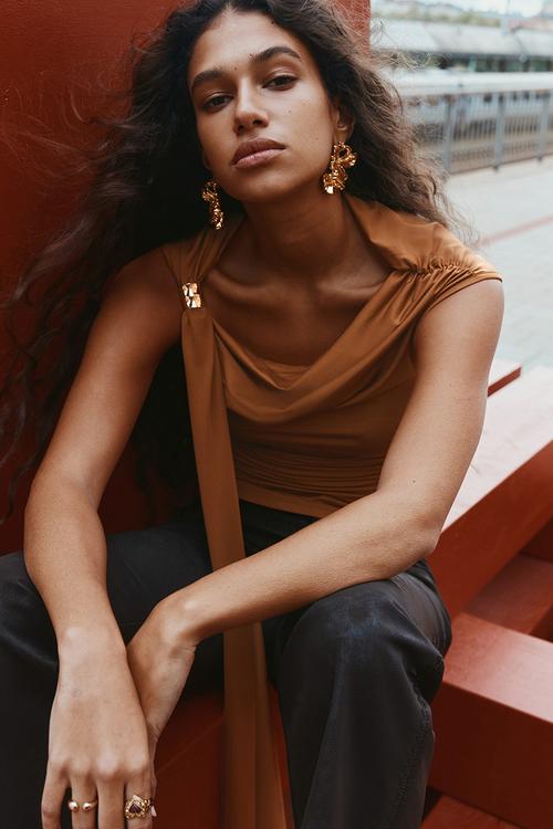 Draped cold-shoulder top - brown