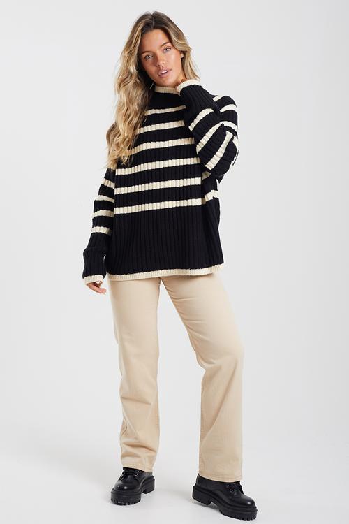Mossy Yarn Ribbed Raglan Sleeve Jumper - Black/Cream