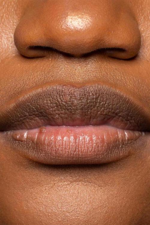 Gloss Bomb Stix Shimmer -  02 Fu$$y