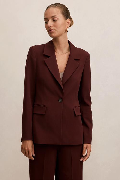 Pia single breasted blazer in aubergine suit