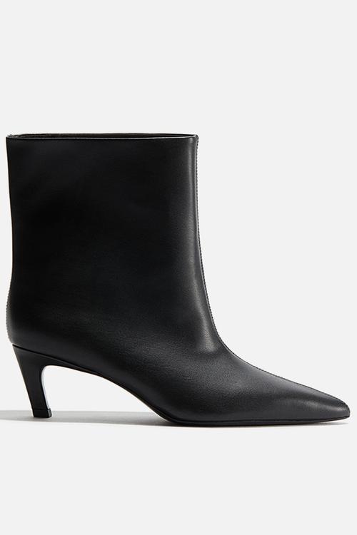 Heeled ankle boots - black