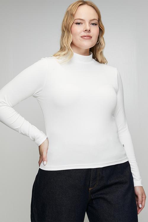 Plus Luxe Poloneck Essential - Milk