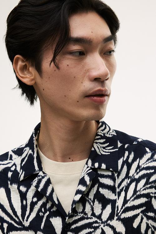 Regular fit textured resort shirt - navy blue/floral