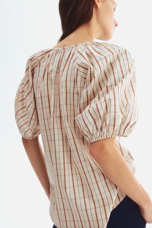 Puff-sleeved cotton blouse - light beige/checked