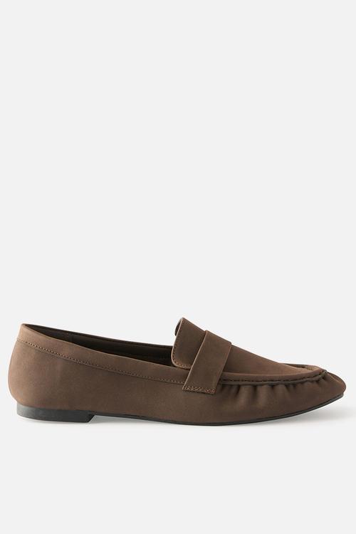 Taylor Ruched Loafer - choc nubuck.