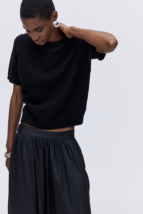 Fine-knit jumper - black