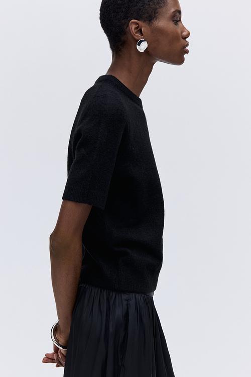 Fine-knit jumper - black