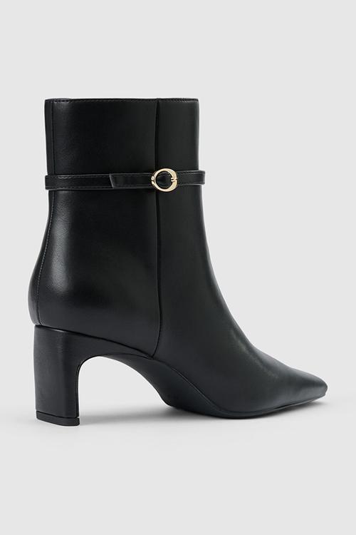 Tessa chisel toe ankle boot in black