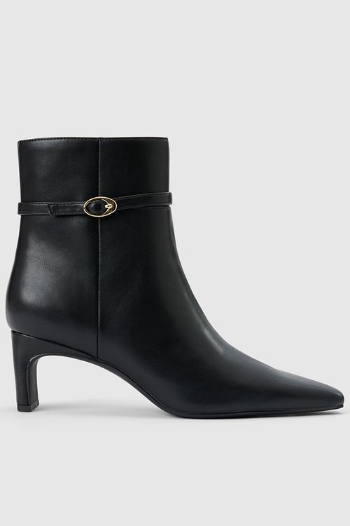 Tessa chisel toe ankle boot in black