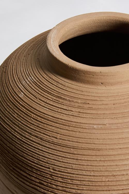Essa Terracotta Vase - Terracotta