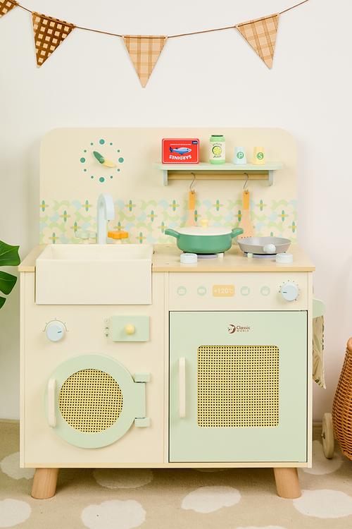 Classic World - Pretend & Play - Wooden Natural Kitchen - 16pcs