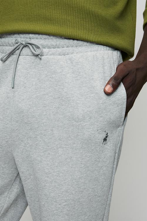 Aakil Essential Fleece Jogger - Grey Melange