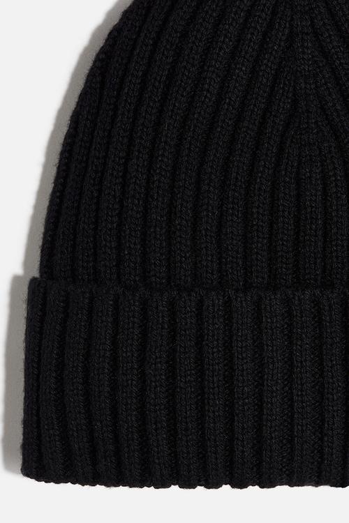Rib-knit beanie - black