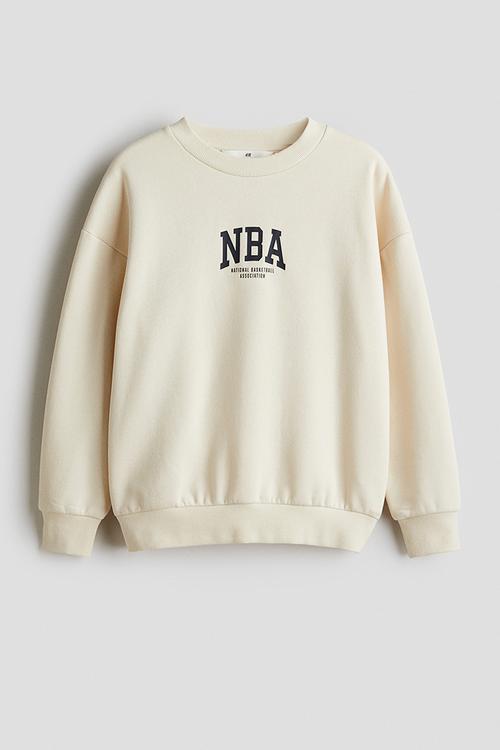Oversized printed sweatshirt - light beige/nba