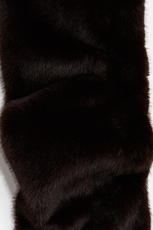Fluffy scarf - dark brown