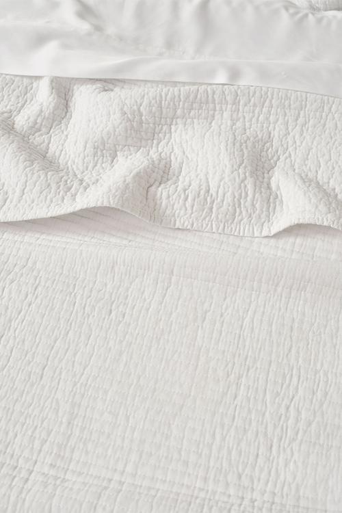 Marceau quilt with 2 pillowcase shams - white