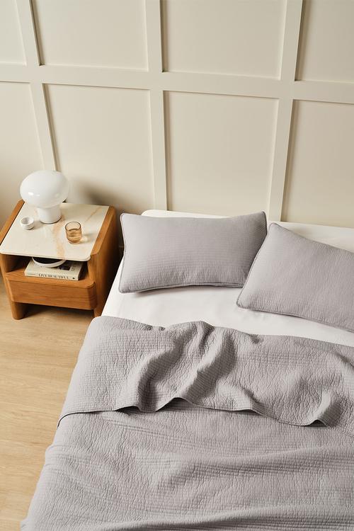 Marceau quilt with 2 pillowcase shams - grey
