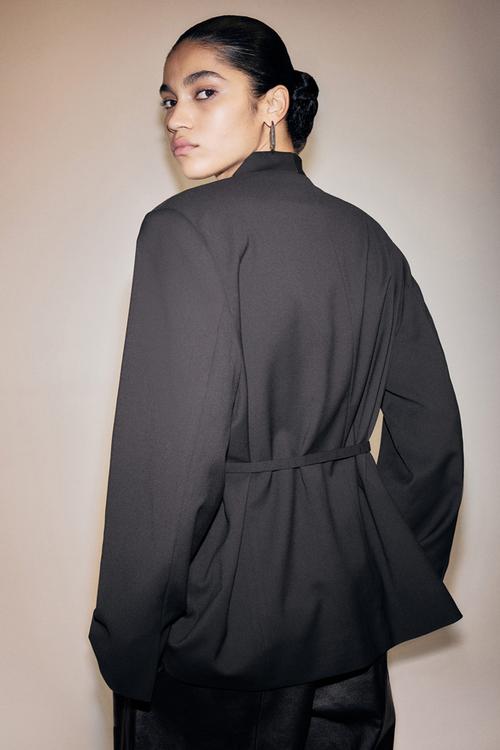 Belted blazer - black