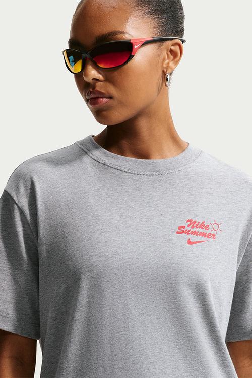 W Nsw Nvlty Boxy Os Tee - Dk Grey Heather