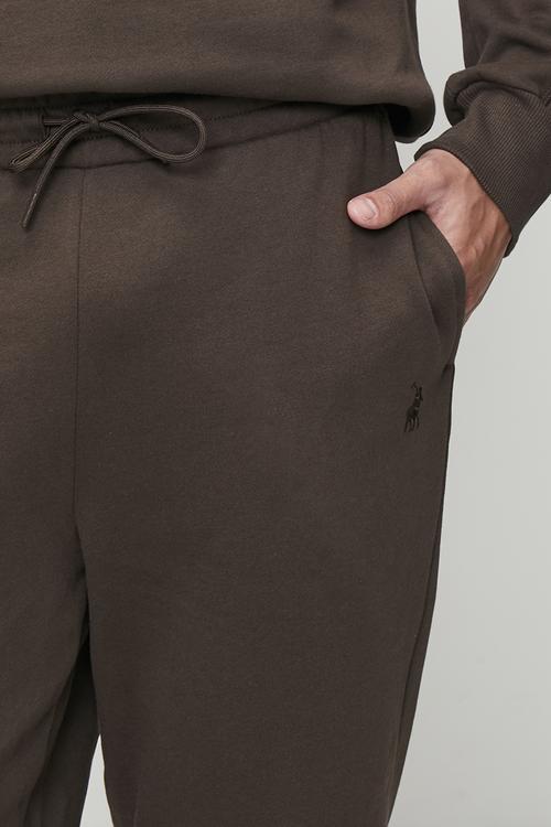 Aakil Essential Fleece Jogger - Dark Brown